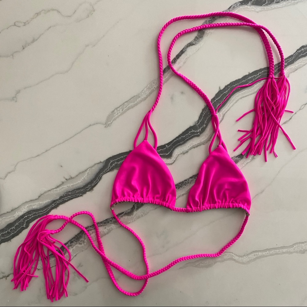 Acacia bikini top in Guava Pop size Large 💕✨